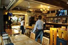 港区赤坂にあるビデオ制作会社のブログ-ブルーガーデン店内の準備風景